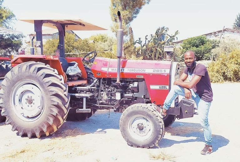 We grow fresh, organic produce using clean methods that protect nature, healthy food.