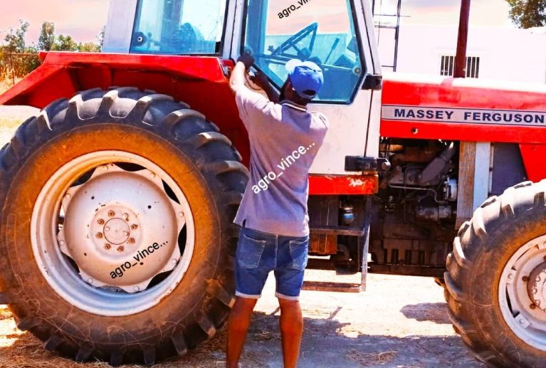 We grow fresh, organic produce using clean methods that protect nature, healthy food.