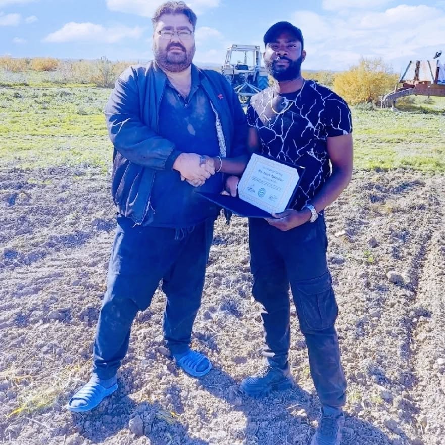 We grow fresh, organic produce using clean methods that protect nature, healthy food.